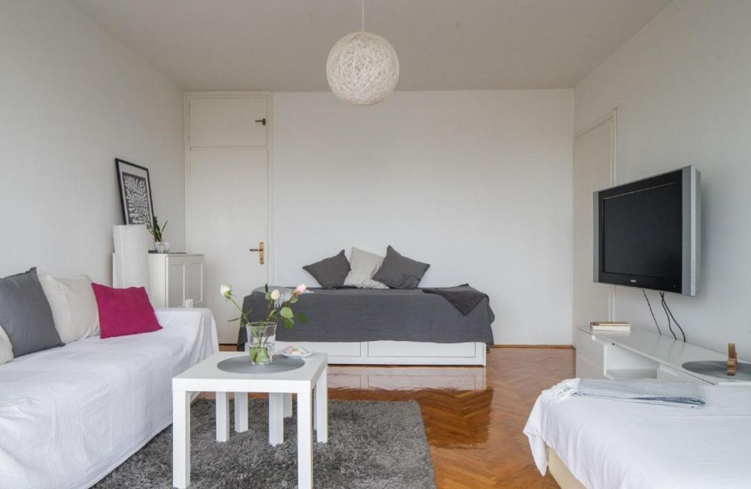 Relax Central Apartment Загреб Екстериор снимка